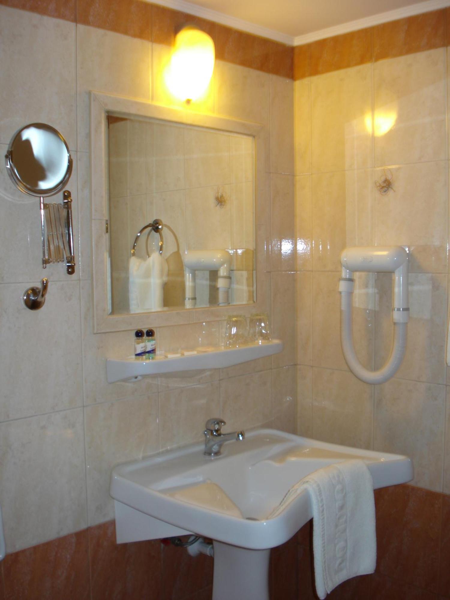 Ιnterior Single Room Non-Smoking,1273185145:JPEG